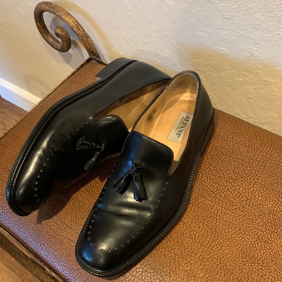 Men’s Alfani Classic Black Leather Loafers with tassels in great pre-owned shoes